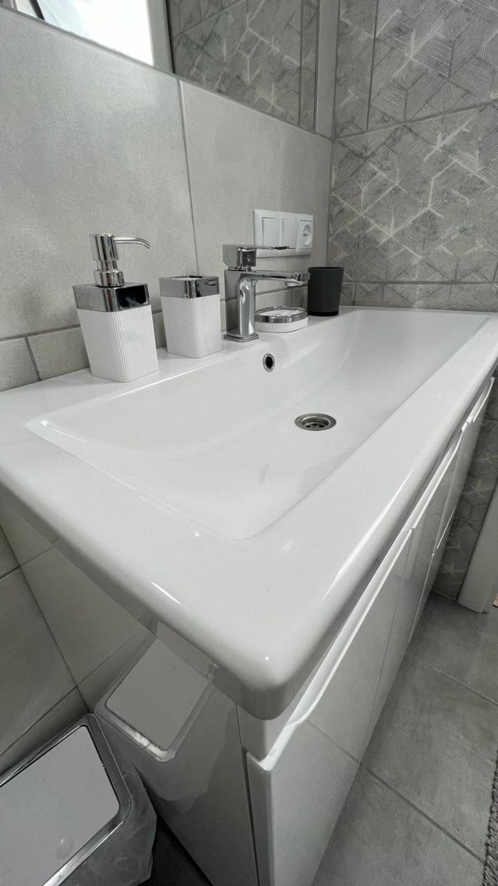 Grey & White Apart Vinnytsia Luaran gambar